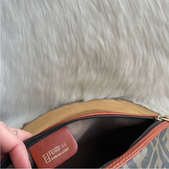 Fendi vintage large cosmetic clutch pouch bag - Picture 13 of 16